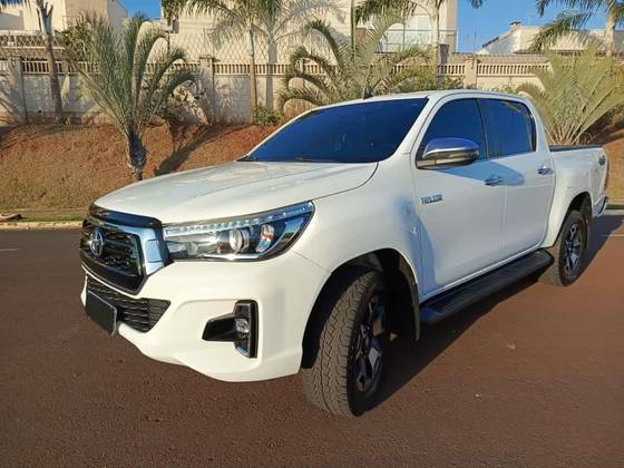 TOYOTA HILUX 2.8 SRX 4X4 CD 16V DIESEL 4P AUTOMÁTICO